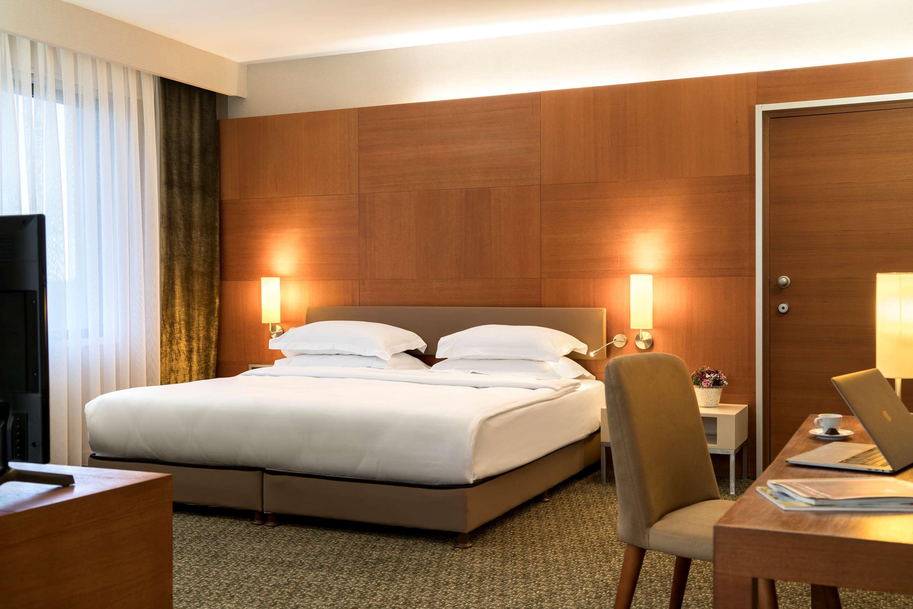 Bh Conference & Airport Hotel Istanbul Ngoại thất bức ảnh